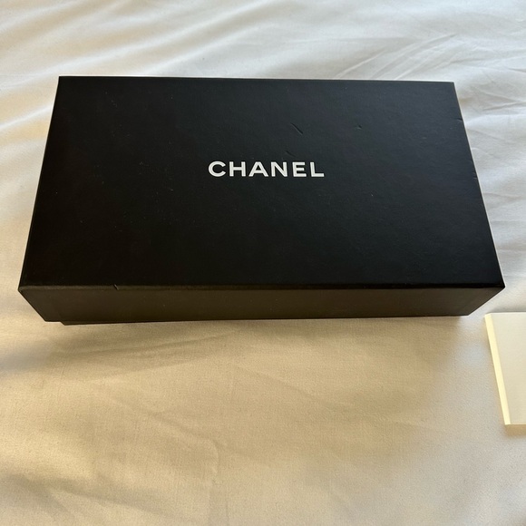 Authentic Chanel Wallet - Picture 5 of 7